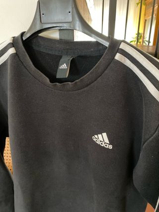 Felpa Adidas nera con strisce