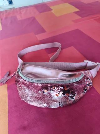 Riñonera infantil lentejuelas rosa y plata