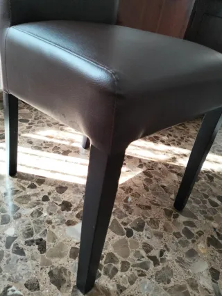 2 Sillas Polipiel Marrón Oscuro, también separadas