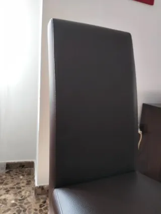 2 Sillas Polipiel Marrón Oscuro, también separadas