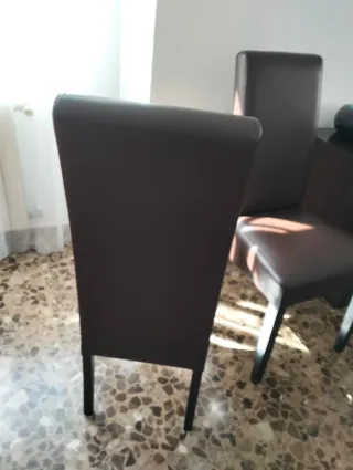 2 Sillas Polipiel Marrón Oscuro, también separadas