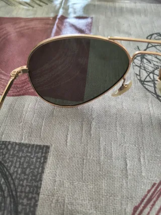 Gafas de sol polarizadas doradas