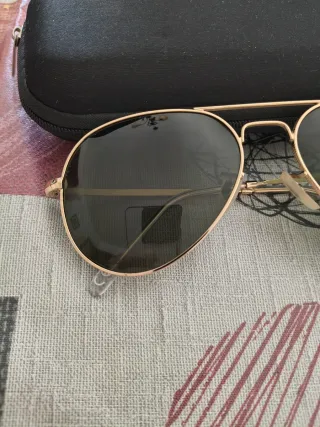 Gafas de sol polarizadas doradas