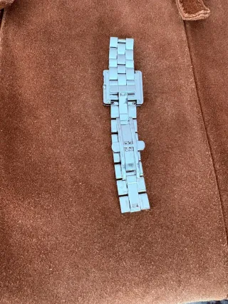 Reloj Gucci de acero en perfecto estado.