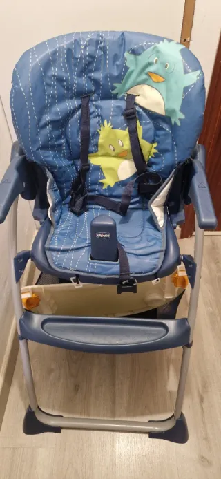 Trona de bebé plegable azul marca chicco