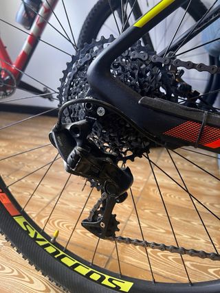 Vendo o cambio Bicicleta Scott Scale 930 Carbono