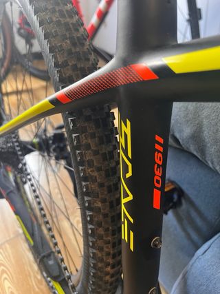 Vendo o cambio Bicicleta Scott Scale 930 Carbono