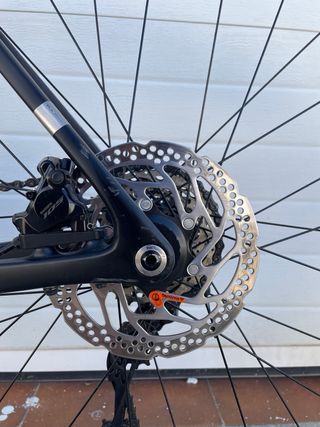 Se vende Cube Attain C62 Race por falta de uso.