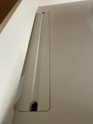 Escritorio blanco de madera