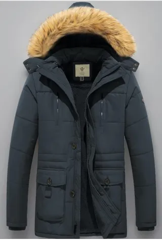 Chaquetón gris con capucha y pelo