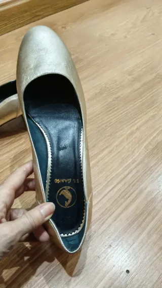 Zapatos El Ganso dorados
