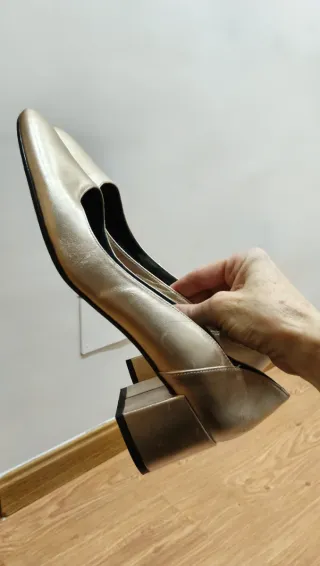Zapatos El Ganso dorados