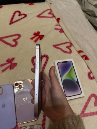 iPhone 14 Plus viola