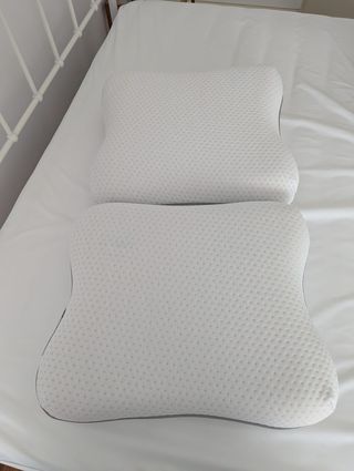 Almohada IKEA ISRANUNKEL muy buen estado