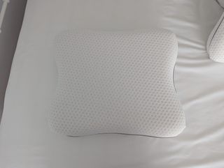 Almohada IKEA ISRANUNKEL muy buen estado