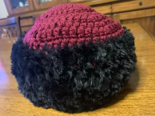 Cappello e manicotti uncinetto