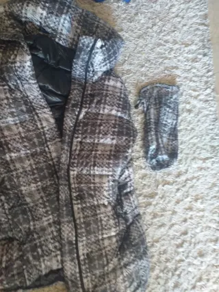 Vendo plumas Chaqueta Uniqlo acolchada