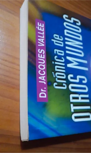 Cronica de Otros Mundos (Spanish Edition)