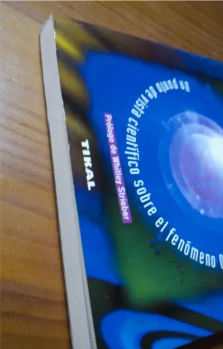 Cronica de Otros Mundos (Spanish Edition)