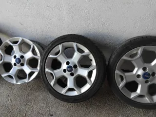 Llantas Ford 16" y neumáticos 145/95 R16