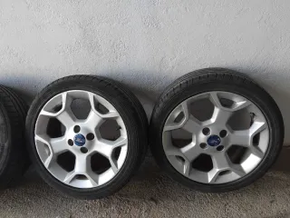 Llantas Ford 16" y neumáticos 145/95 R16