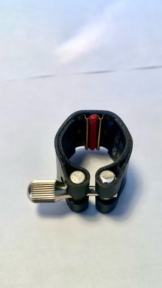 Abrazadera para clarinete