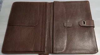 Portadocumentos de piel marrón