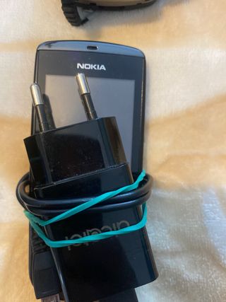 Nokia Móvil Negro + Cargador Alcatel