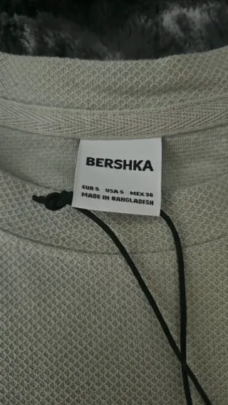 Camiseta Bershka beige talla S