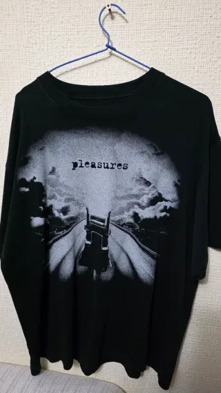 Camiseta Pleasures Negra Talla L