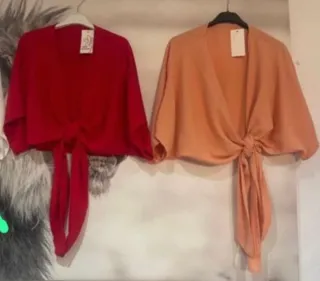 Blusa cruzada con nudo