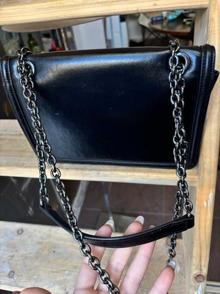 Bolso Armani Negro Cadena, puesto 2 veces