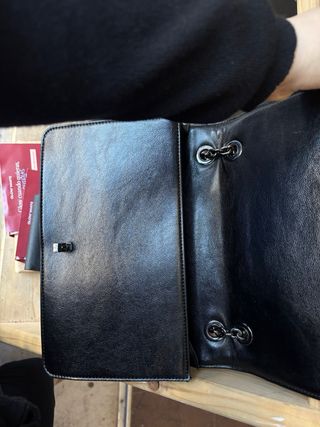 Bolso Armani Negro Cadena, puesto 2 veces