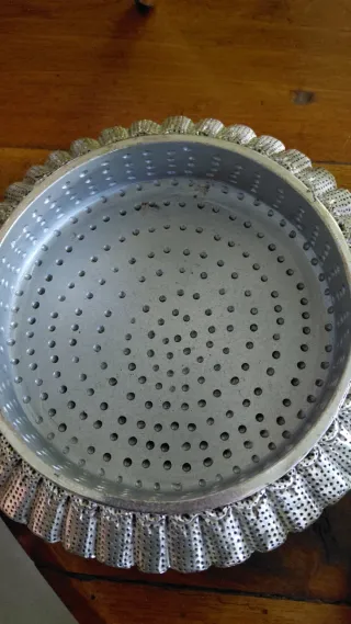 Soprammobile porta oggetti in metallo