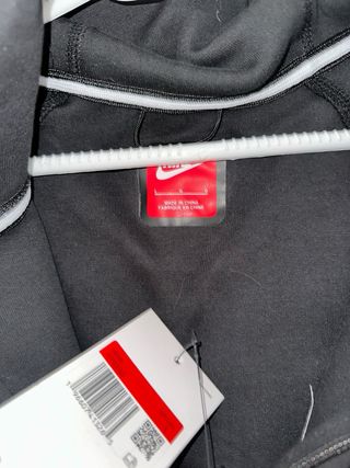 Chaqueta Nike Tech Negra