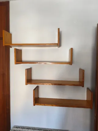 4 Estanterías de Madera