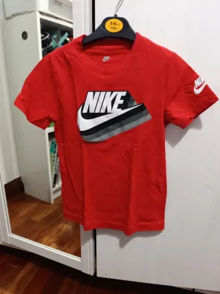 Camiseta Nike Roja Niñ@ Talla 5-6 años
