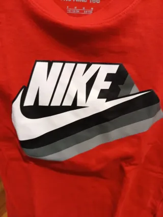 Camiseta Nike Roja Niñ@ Talla 5-6 años