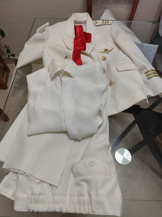 Traje de Comunión Blanco y Dorado talla 8 zapato 3