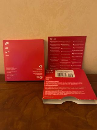 Nike Lace Up Save Lives Lacci Rossi