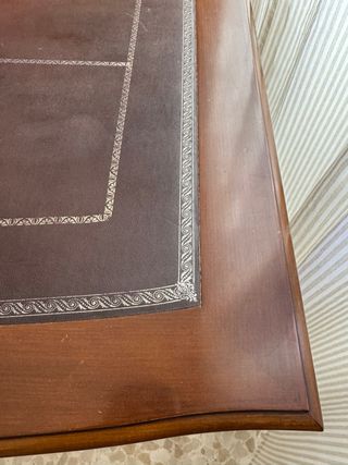 Mesa de despacho antigua diseño piel