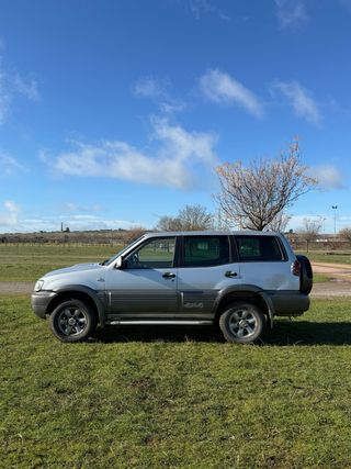 Nissan Terrano II 2001