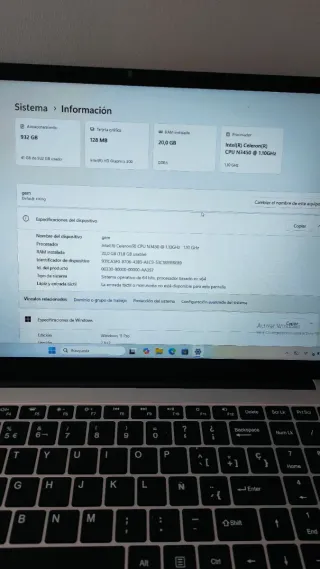 Portátil 15'6 i7 20GB RAM 1TB SSD. Como NUEVO.
