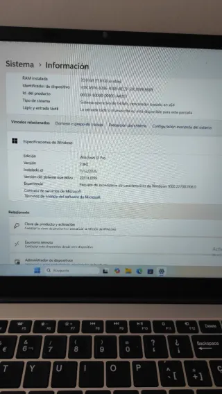 Portátil 15'6 i7 20GB RAM 1TB SSD. Como NUEVO.