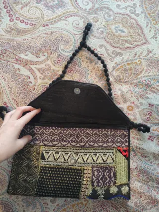 Bolso de fiesta sobre dorado y negro