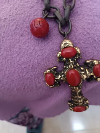 Collar gótico cruz roja y dorada