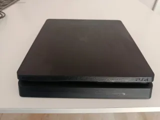 PS4 (PlayStation 4) + God of War y GTA V