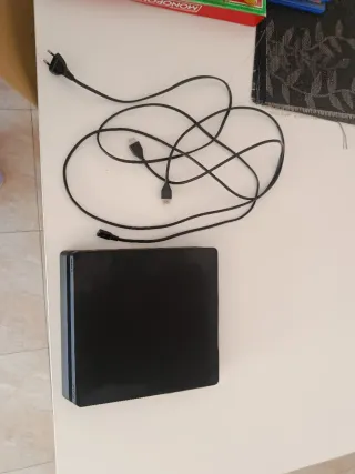 PS4 (PlayStation 4) + God of War y GTA V