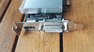 Tarjeta Gráfica HDMI DVI Bajo Perfil