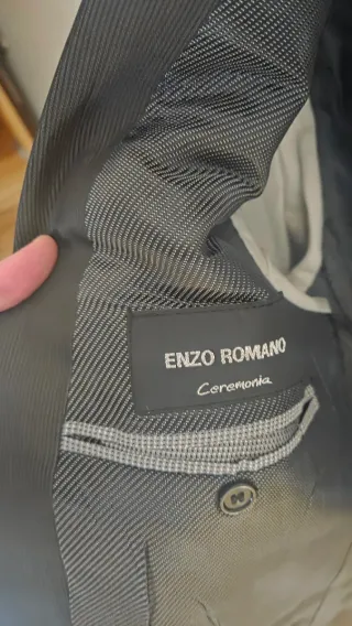 Traje de novio negro